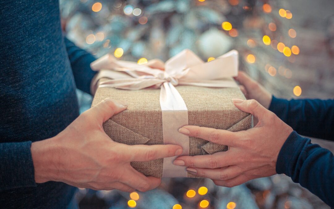 Instaurer des cadeaux entre collègues : bonne ou mauvaise idée ?
